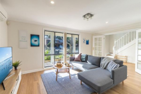 Akoya House 122 Tomaree Rd air conditioning WiFi and boat parking